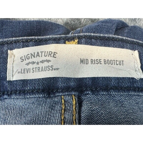 Signature by Levi Strauss & Co. Women's Modern Bootcut Jeans Size 24 W - Picture 7 of 13